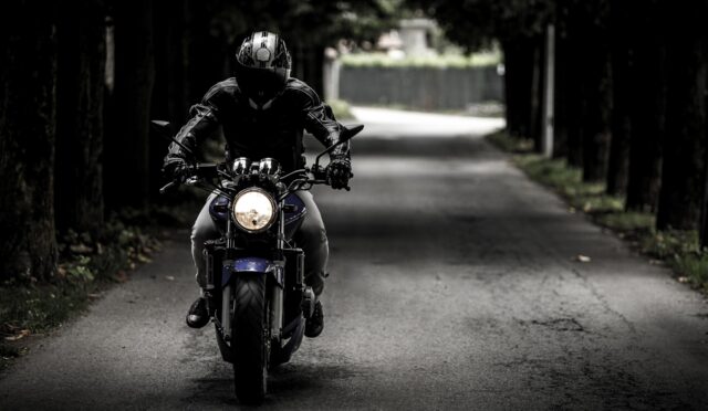 do-you-have-to-release-the-clutch-slowly-when-changing-gears-on-a-motorcycle