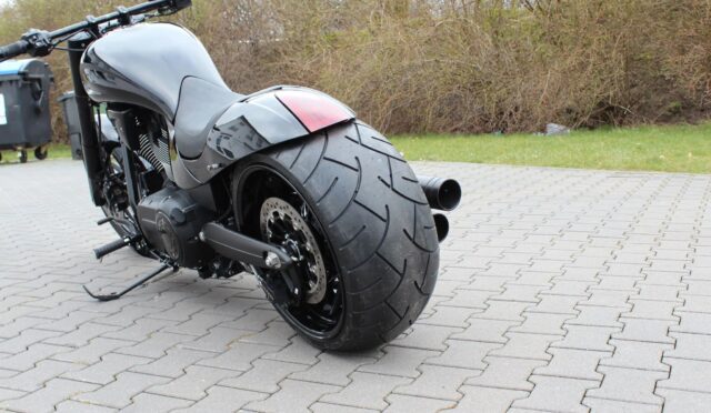 is-a-wider-motorcycle-tire-better