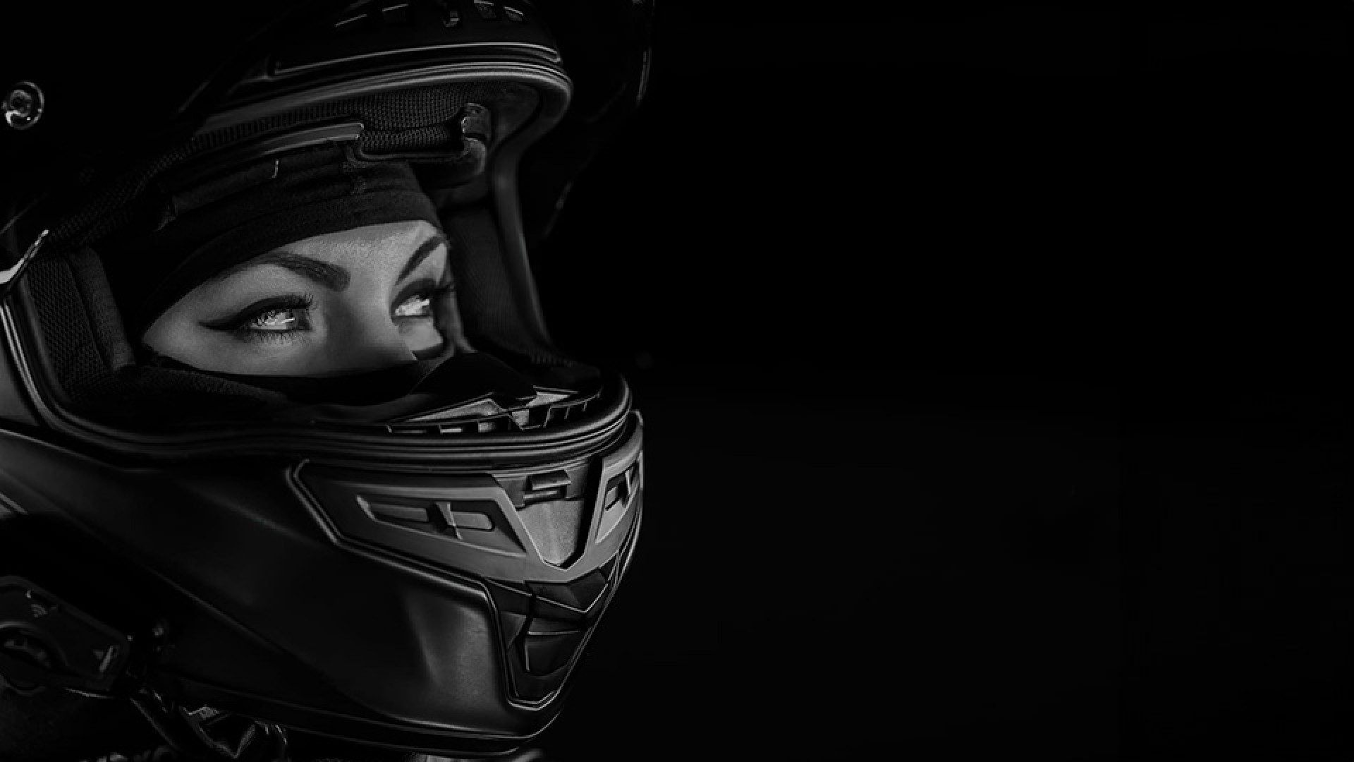 Is It Better To Have A Tight Or Loose Helmet?