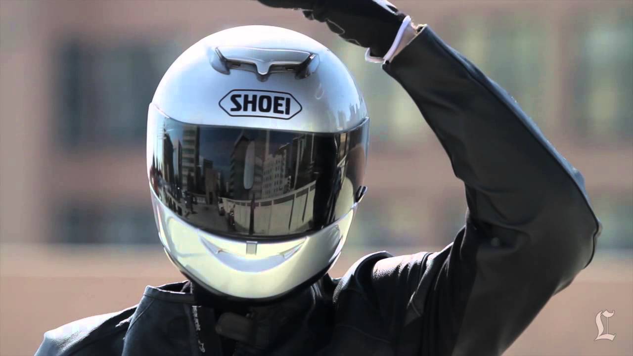 What Does It Mean When A Motorcyclist Taps The Top Of His Helmet?