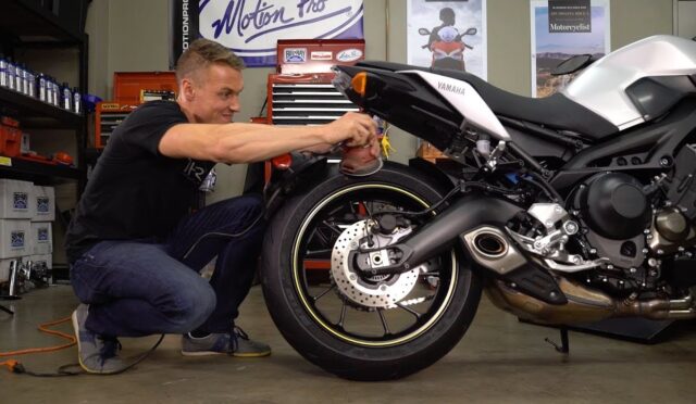 whats-the-best-way-to-break-in-new-motorcycle-tires